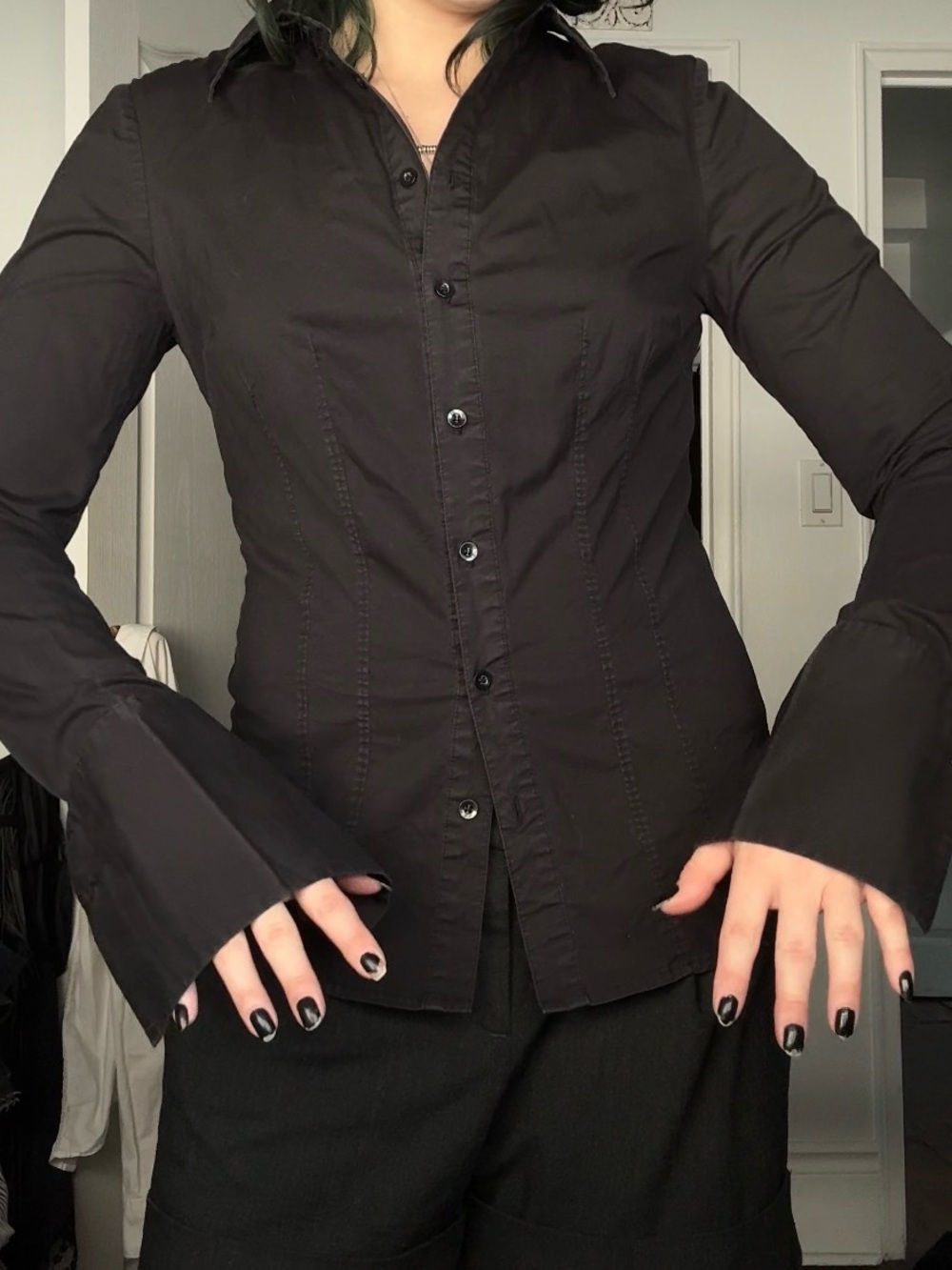 Women's Black Fitted Button-Front Shirt Jacket